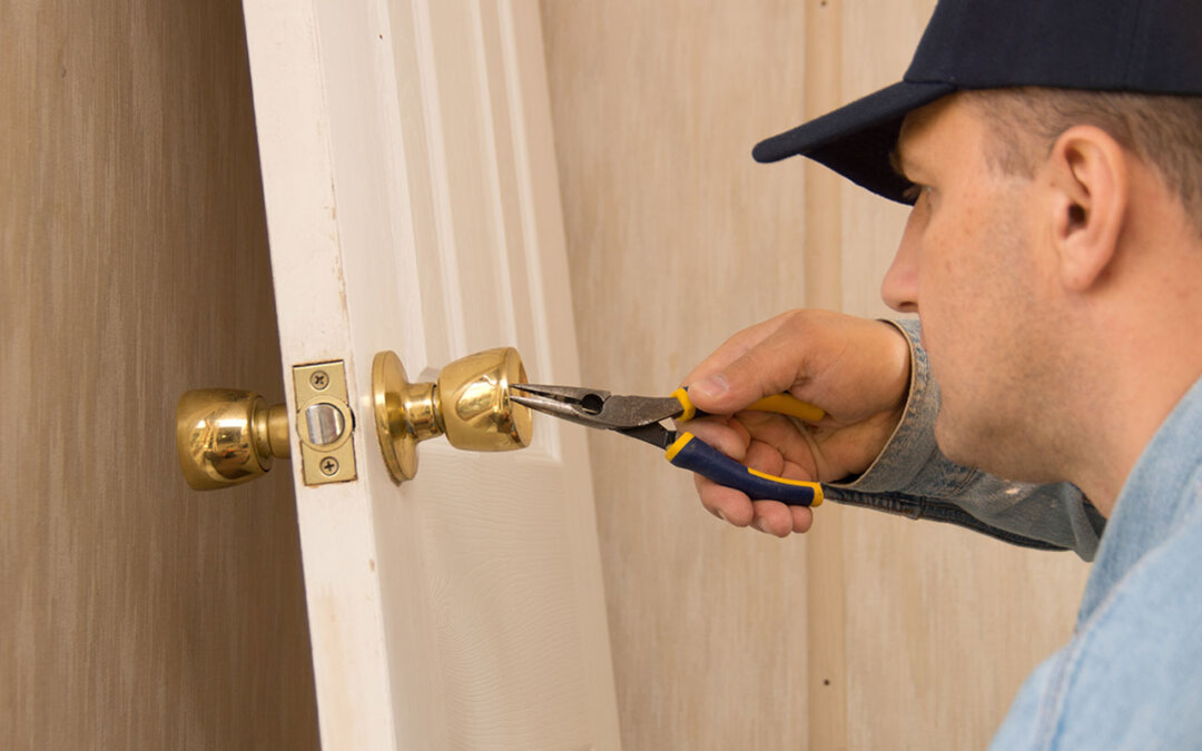 King-Locksmiths-Gaithersburg---Emergency-Door-Repair---Why-Should-You-Hire-A-Professional